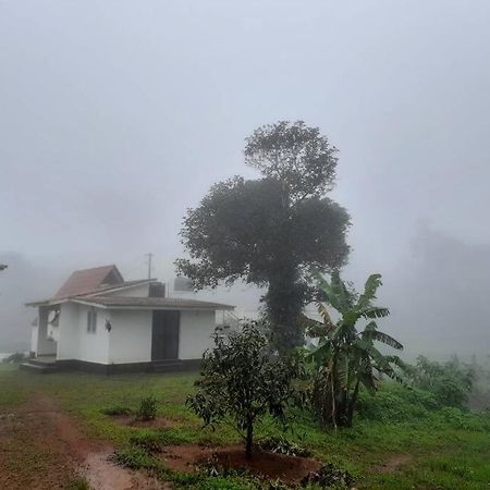 Farmstay In ചില്ലുകൂടാരം At Les Domki Et Al. バガモン エクステリア 写真