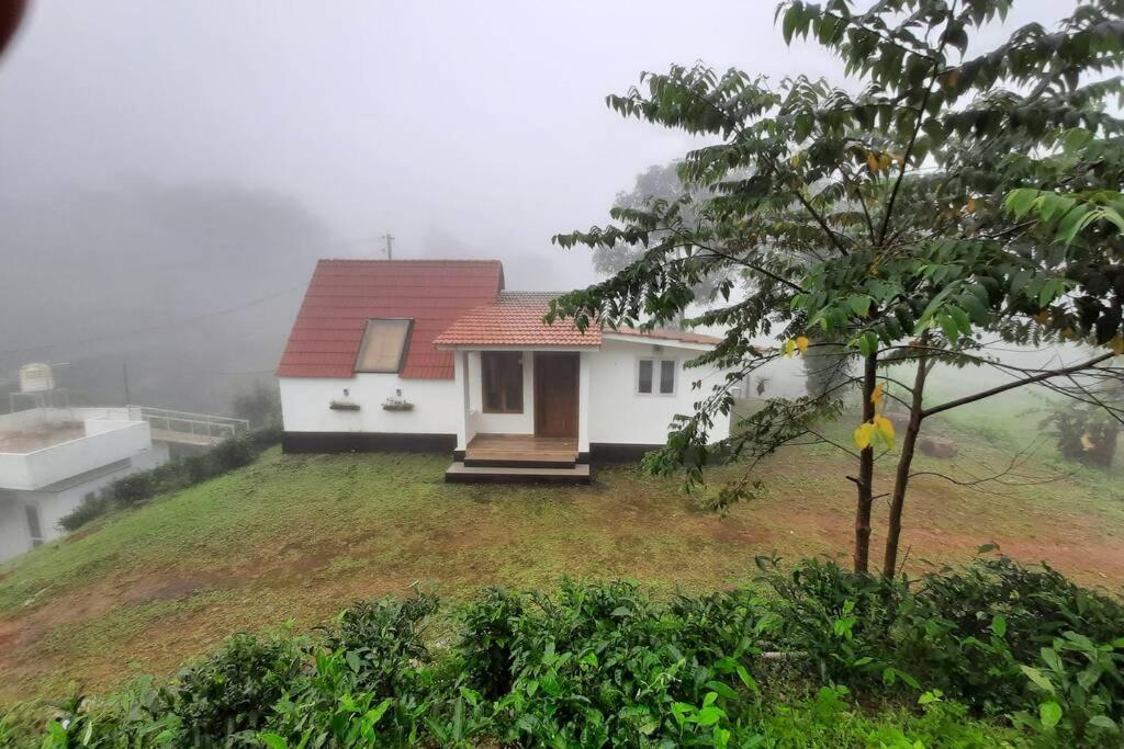 Farmstay In ചില്ലുകൂടാരം At Les Domki Et Al. バガモン エクステリア 写真