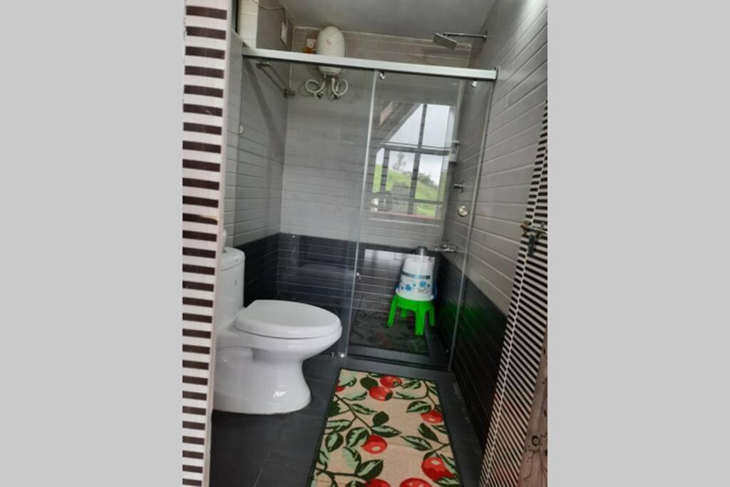 Farmstay In ചില്ലുകൂടാരം At Les Domki Et Al. バガモン エクステリア 写真